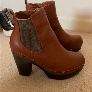 Women’s size 6.5 Tan studded bootie